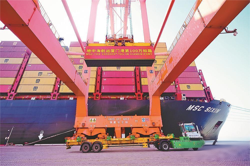 前11个月我国港口货物吞吐量保持较快增长；全国首家中欧班列“多式联运一单制”在长沙落地