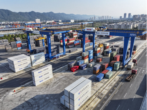 国务院推动自贸试验区供应链升级发展;工信部征集数字化供应链等方向典型案例