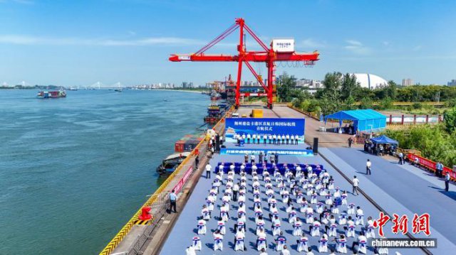 湖北荆州港盐卡港区直航日韩国际航线首航