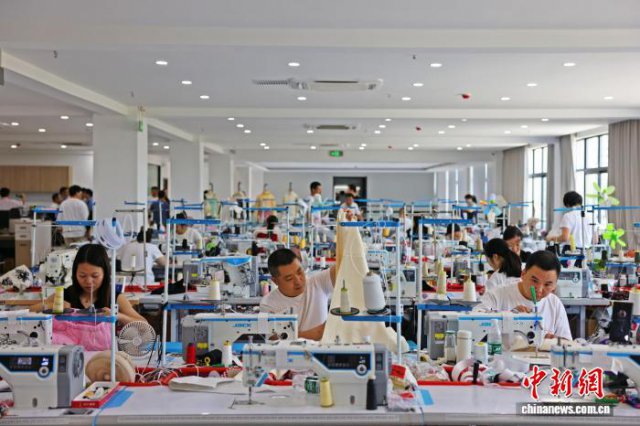 湖北天门服装电商构建起完整产业链