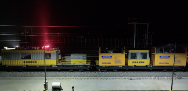 接触网智能自轮运维装备在广湛高铁示范应用