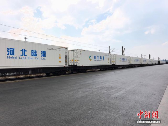 中老班列再添200台石家庄产冷藏集装箱